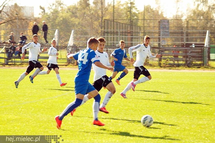 Legia Warszawa za mocna dla Stali Mielec w meczu CLJ