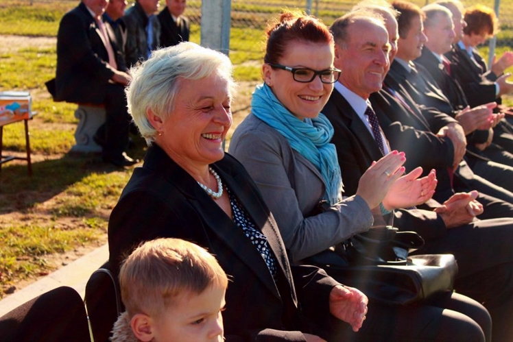 W Żarówce oddano do użytku boisko wraz sprzętem rehabilitacyjnym