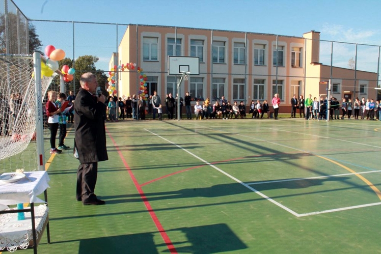 W Żarówce oddano do użytku boisko wraz sprzętem rehabilitacyjnym