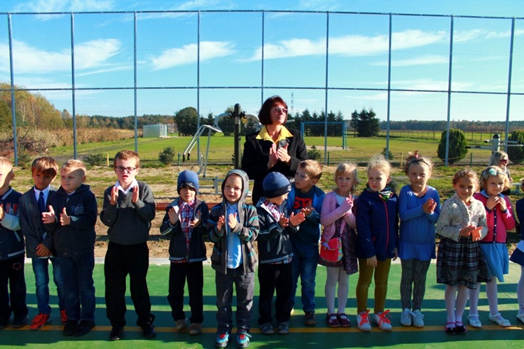 W Żarówce oddano do użytku boisko wraz sprzętem rehabilitacyjnym