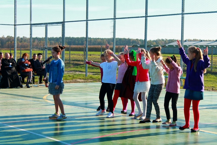 W Żarówce oddano do użytku boisko wraz sprzętem rehabilitacyjnym