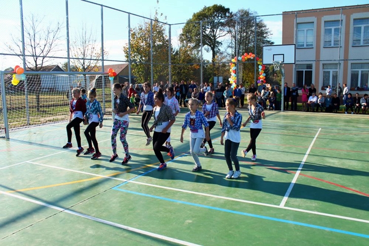 W Żarówce oddano do użytku boisko wraz sprzętem rehabilitacyjnym