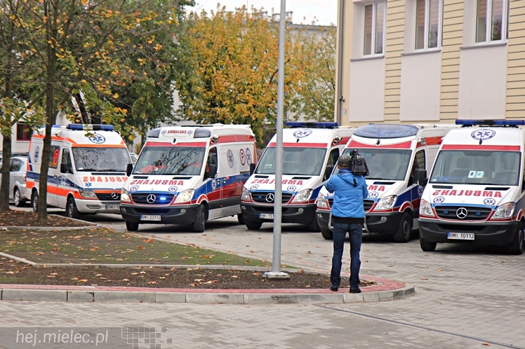 Pikieta pracowników szpitala w sprawie podwyższenia pensji