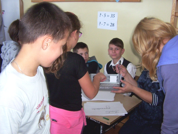 Światowy Dzień Tabliczki Mnożenia w szkole w Zabrniu