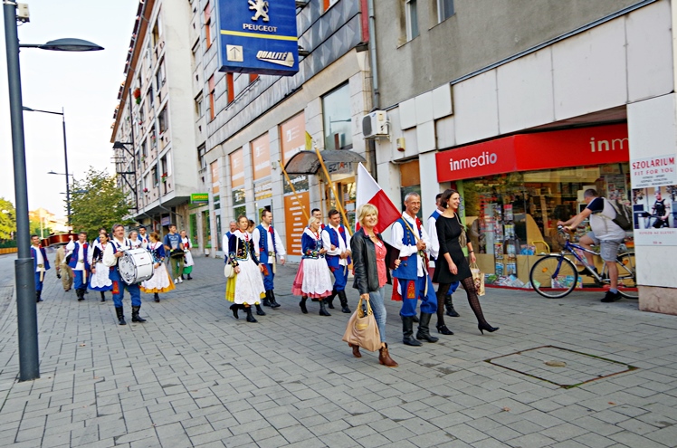 Stowarzyszenie Seniorów ZPiT ?RZESZOWIACY? na szolnockim Festiwalu Gulaszu