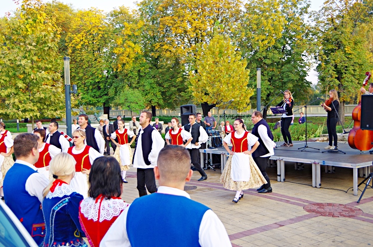 Stowarzyszenie Seniorów ZPiT ?RZESZOWIACY? na szolnockim Festiwalu Gulaszu