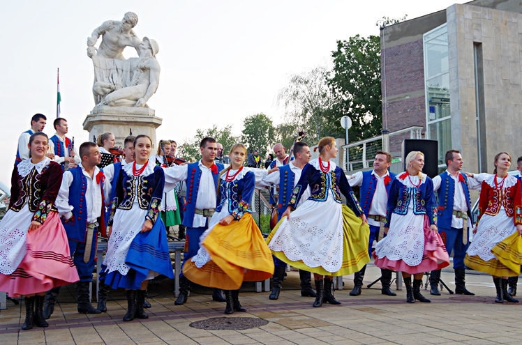 Stowarzyszenie Seniorów ZPiT ?RZESZOWIACY? na szolnockim Festiwalu Gulaszu