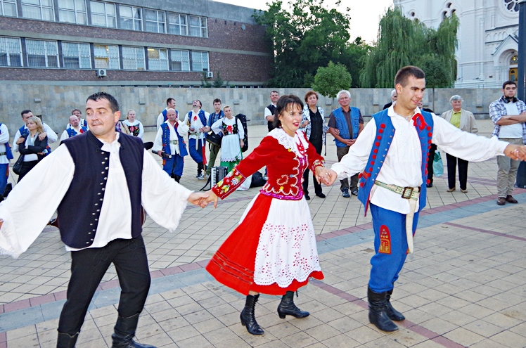 Stowarzyszenie Seniorów ZPiT ?RZESZOWIACY? na szolnockim Festiwalu Gulaszu