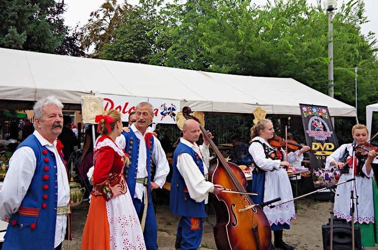 Stowarzyszenie Seniorów ZPiT ?RZESZOWIACY? na szolnockim Festiwalu Gulaszu