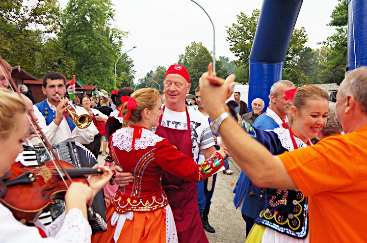 Stowarzyszenie Seniorów ZPiT ?RZESZOWIACY? na szolnockim Festiwalu Gulaszu