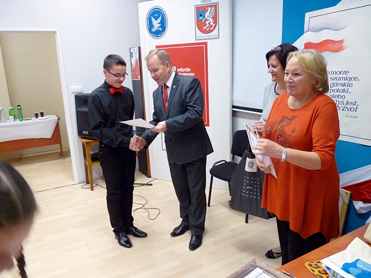 IV edycja Powiatowego Konkursu Poezji i Piosenki ?Barwy Mojej Ojczyzny? rozstrzygnięta