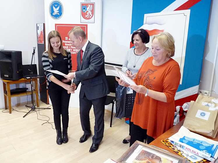 IV edycja Powiatowego Konkursu Poezji i Piosenki ?Barwy Mojej Ojczyzny? rozstrzygnięta