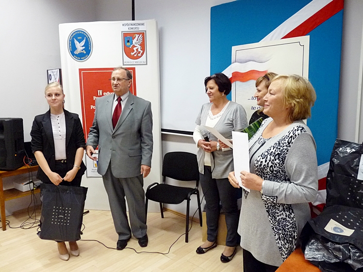IV edycja Powiatowego Konkursu Poezji i Piosenki ?Barwy Mojej Ojczyzny? rozstrzygnięta