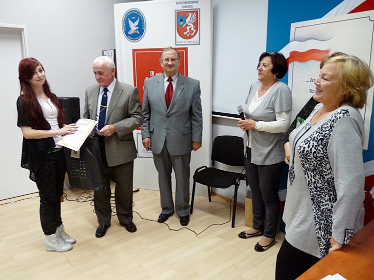 IV edycja Powiatowego Konkursu Poezji i Piosenki ?Barwy Mojej Ojczyzny? rozstrzygnięta