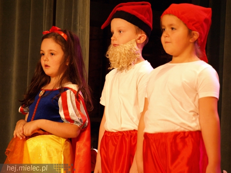 XIV Przegląd Dziecięcych Grup Teatralnych SCENAŻERIA