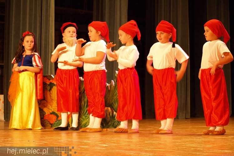 XIV Przegląd Dziecięcych Grup Teatralnych SCENAŻERIA