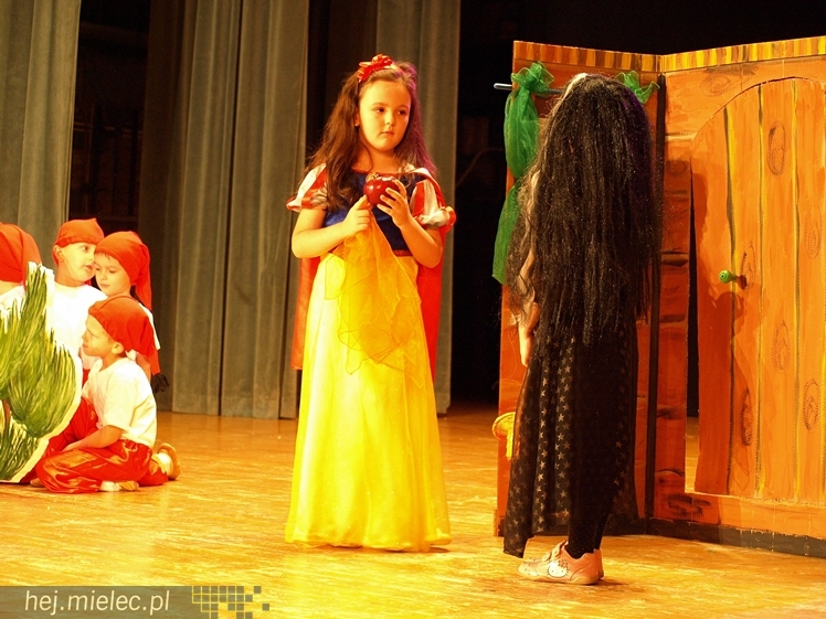 XIV Przegląd Dziecięcych Grup Teatralnych SCENAŻERIA