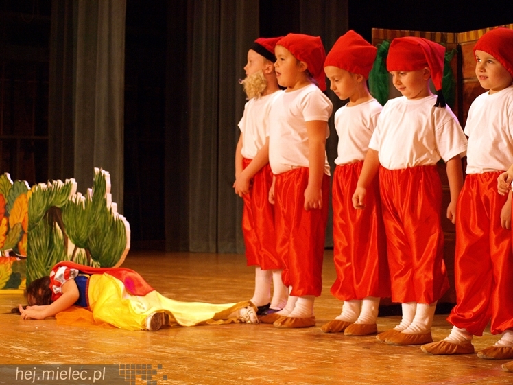 XIV Przegląd Dziecięcych Grup Teatralnych SCENAŻERIA