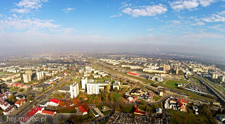 Wszystkich Świętych na Cmentarzu Parafialnym. Zobacz wyjątkowe zdjęcia z lotu ptaka