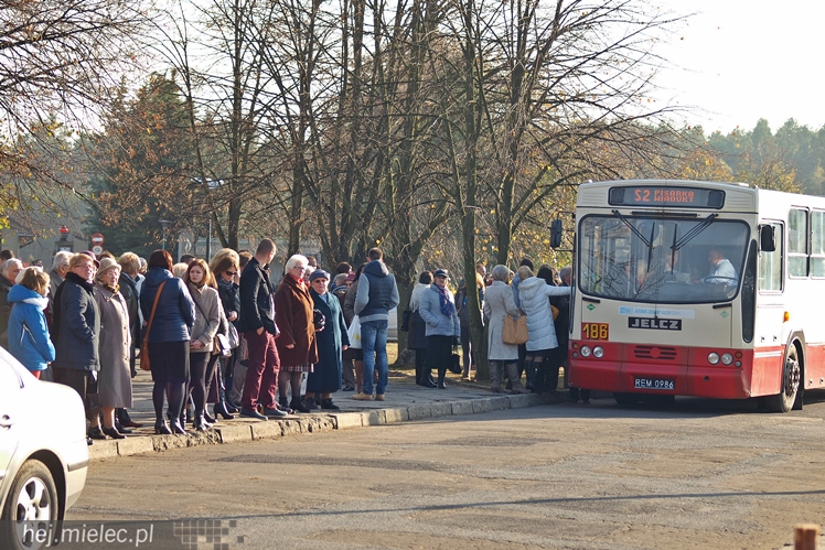 Dzień Wszystkich Świętych na Cmentarzy Komunalnym