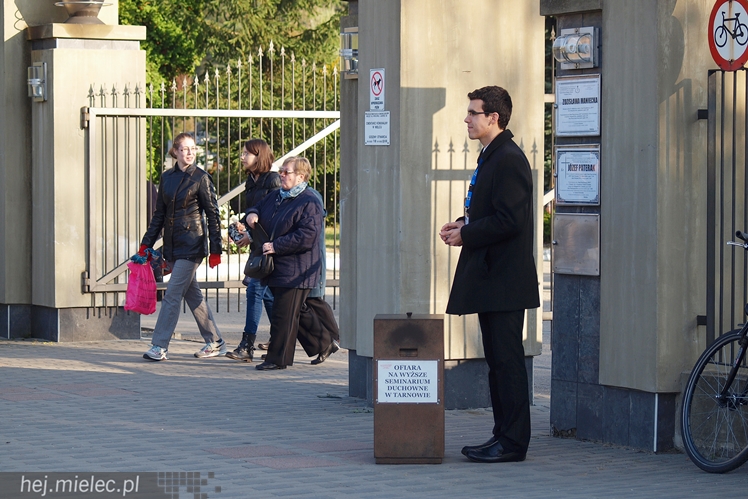 Dzień Wszystkich Świętych na Cmentarzy Komunalnym