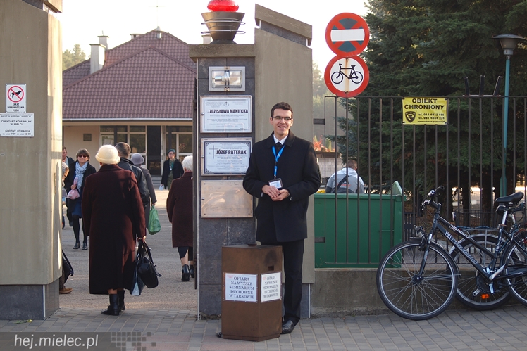 Dzień Wszystkich Świętych na Cmentarzy Komunalnym