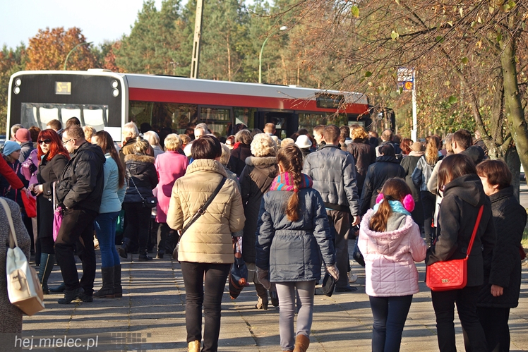 Dzień Wszystkich Świętych na Cmentarzy Komunalnym