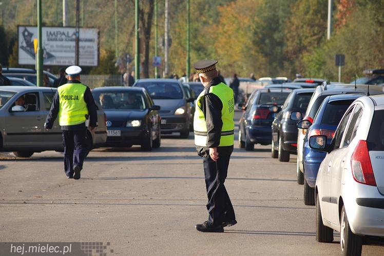 Dzień Wszystkich Świętych na Cmentarzy Komunalnym