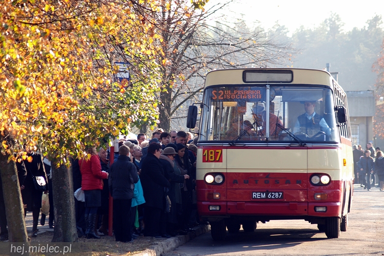 Dzień Wszystkich Świętych na Cmentarzy Komunalnym