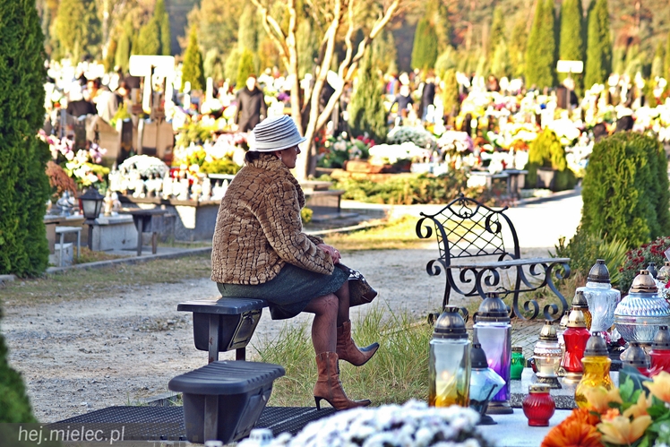 Dzień Wszystkich Świętych na Cmentarzy Komunalnym