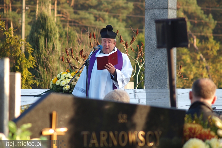 Dzień Wszystkich Świętych na Cmentarzy Komunalnym