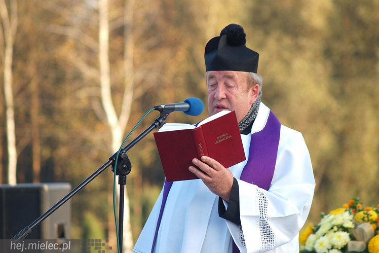 Dzień Wszystkich Świętych na Cmentarzy Komunalnym