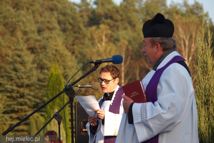 Dzień Wszystkich Świętych na Cmentarzy Komunalnym