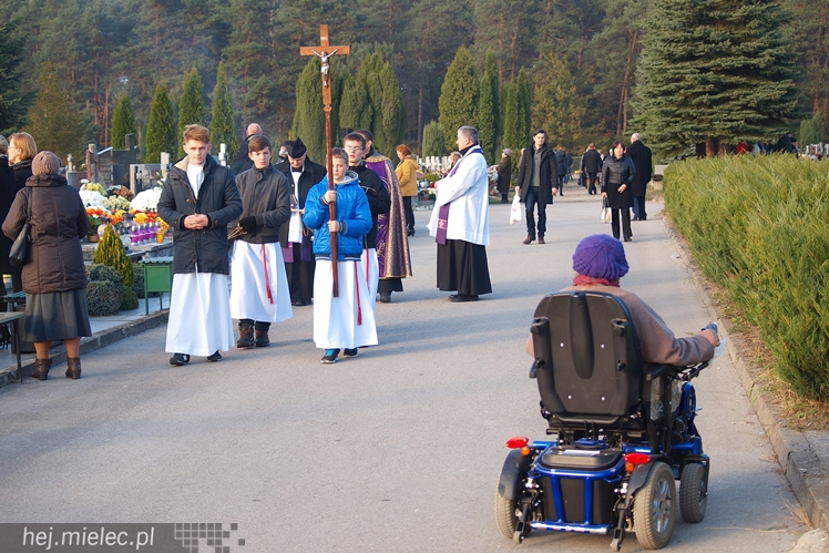Dzień Wszystkich Świętych na Cmentarzy Komunalnym