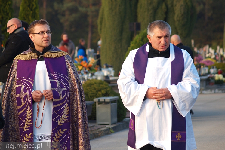 Dzień Wszystkich Świętych na Cmentarzy Komunalnym