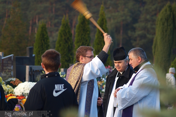 Dzień Wszystkich Świętych na Cmentarzy Komunalnym