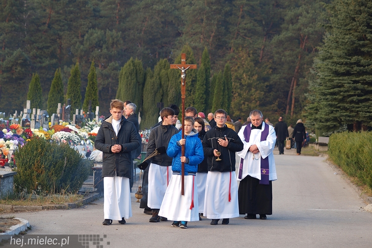 Dzień Wszystkich Świętych na Cmentarzy Komunalnym