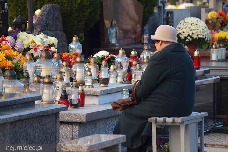 Dzień Wszystkich Świętych na Cmentarzy Komunalnym