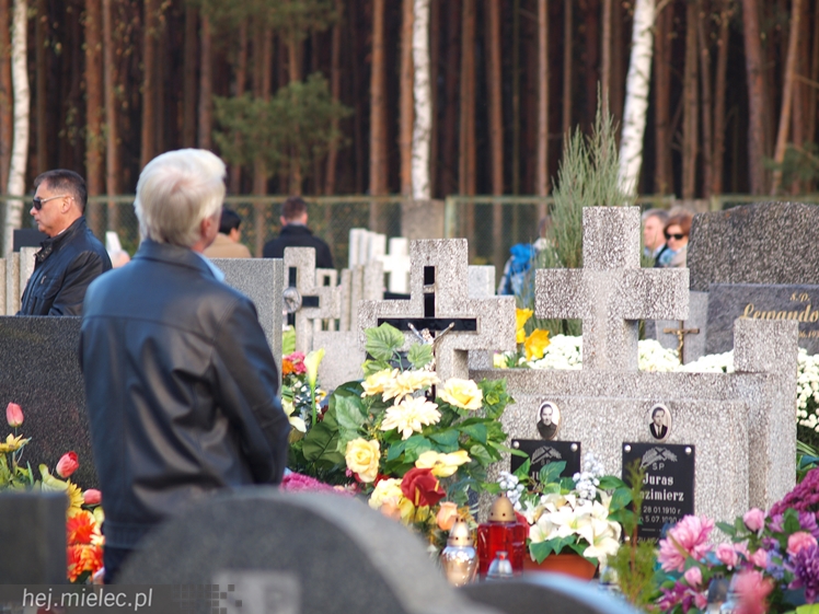 Dzień Wszystkich Świętych na Cmentarzy Komunalnym