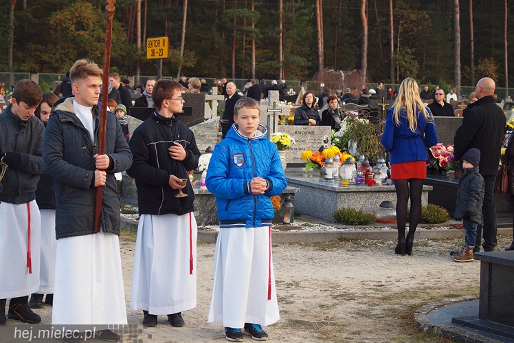 Dzień Wszystkich Świętych na Cmentarzy Komunalnym