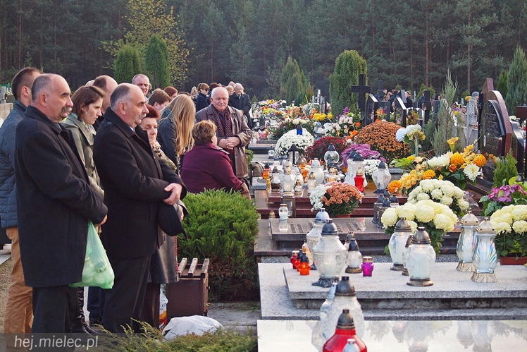 Dzień Wszystkich Świętych na Cmentarzy Komunalnym