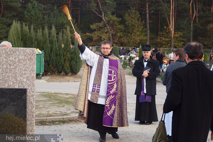 Dzień Wszystkich Świętych na Cmentarzy Komunalnym