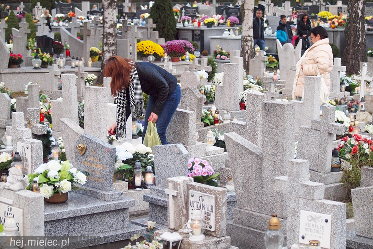 Dzień Wszystkich Świętych na Cmentarzy Komunalnym