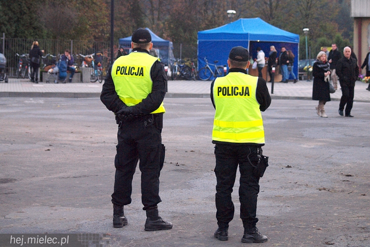 Dzień Wszystkich Świętych na Cmentarzy Komunalnym