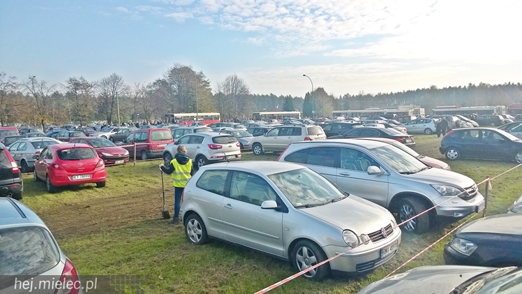 Dzień Wszystkich Świętych na Cmentarzy Komunalnym
