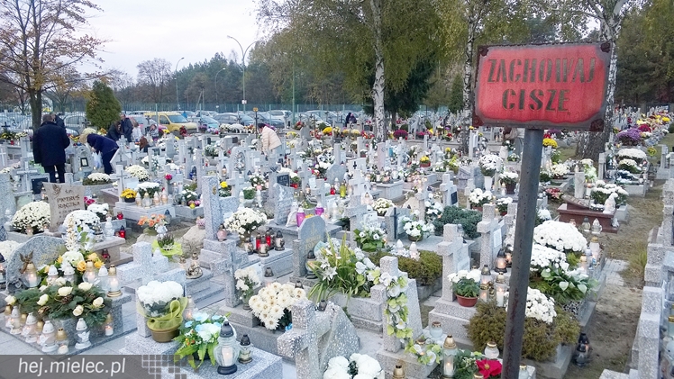 Dzień Wszystkich Świętych na Cmentarzy Komunalnym