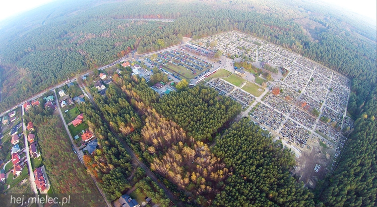 Cmentarz Komunalny z lotu ptaka: jak wielka jest to nekropolia