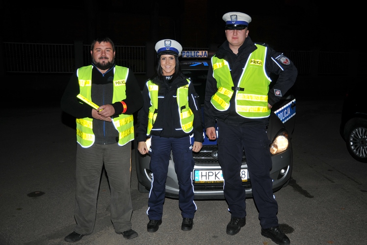 Akcja ?Świetlik?, czyli ponad 1500 odblasków trafiło do mieszkańców powiatu