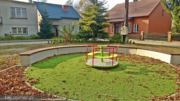 Rynek Rzochowski zyskał nowy wygląd [FOTO]