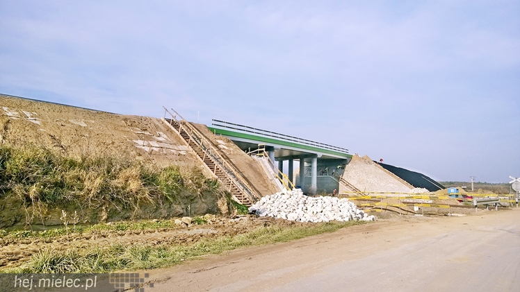 Południowy etap budowy obwodnicy Mielca na finiszu